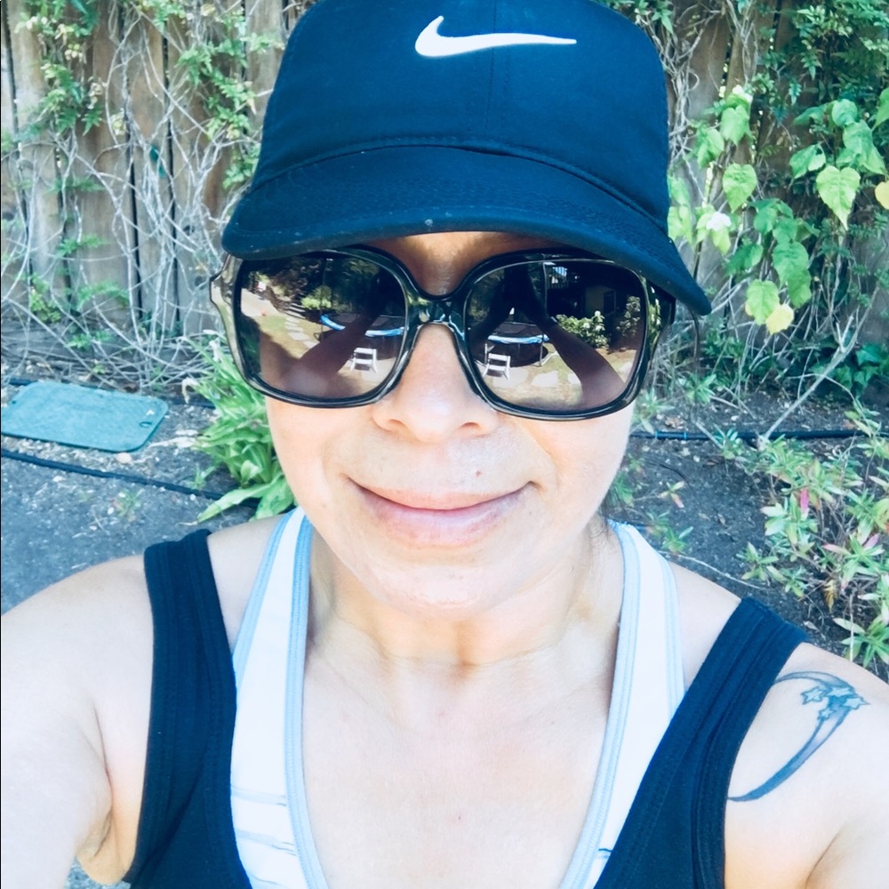 Meet your Posher, Edith